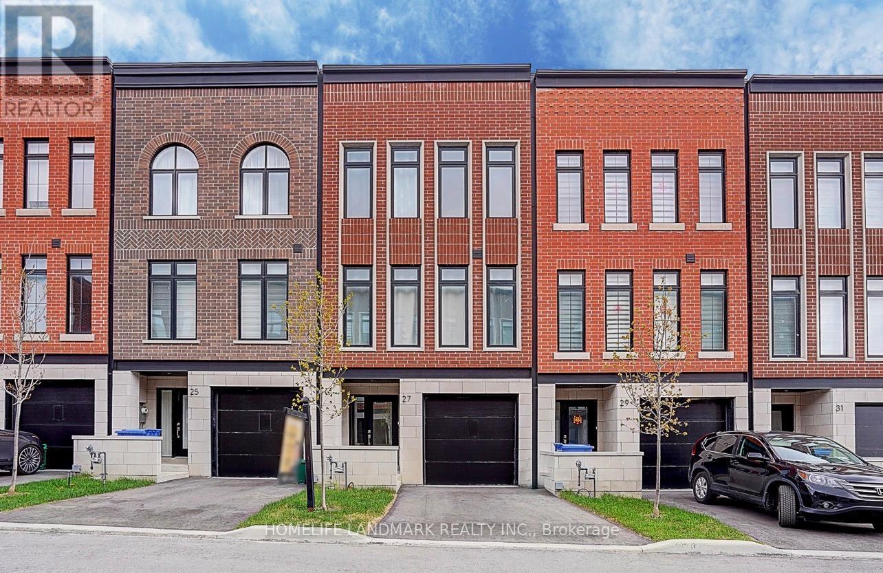 27 CHESTNUT COURT, Aurora, Ontario