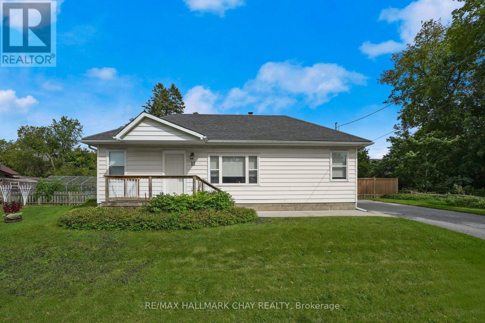 11 King Street S, Innisfil, Ontario  L0L 1L0 - Photo 2 - N13775290
