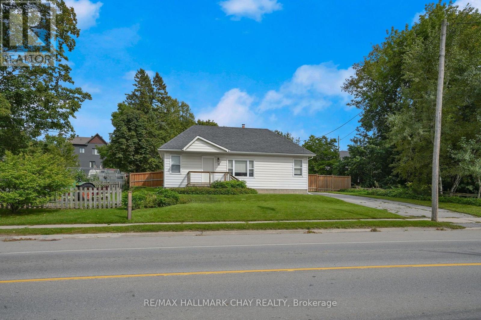 11 King Street S, Innisfil, Ontario  L0L 1L0 - Photo 3 - N13775290