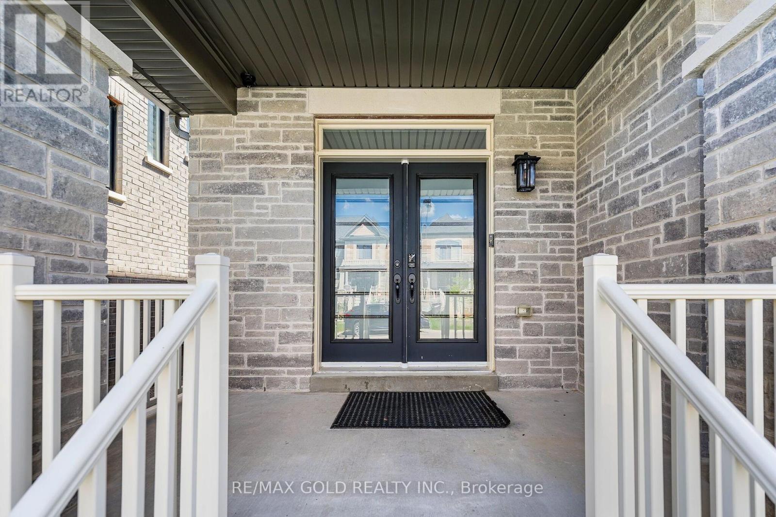 19 Trellanock Road, Brampton, Ontario  L6Y 6K8 - Photo 3 - W13775896
