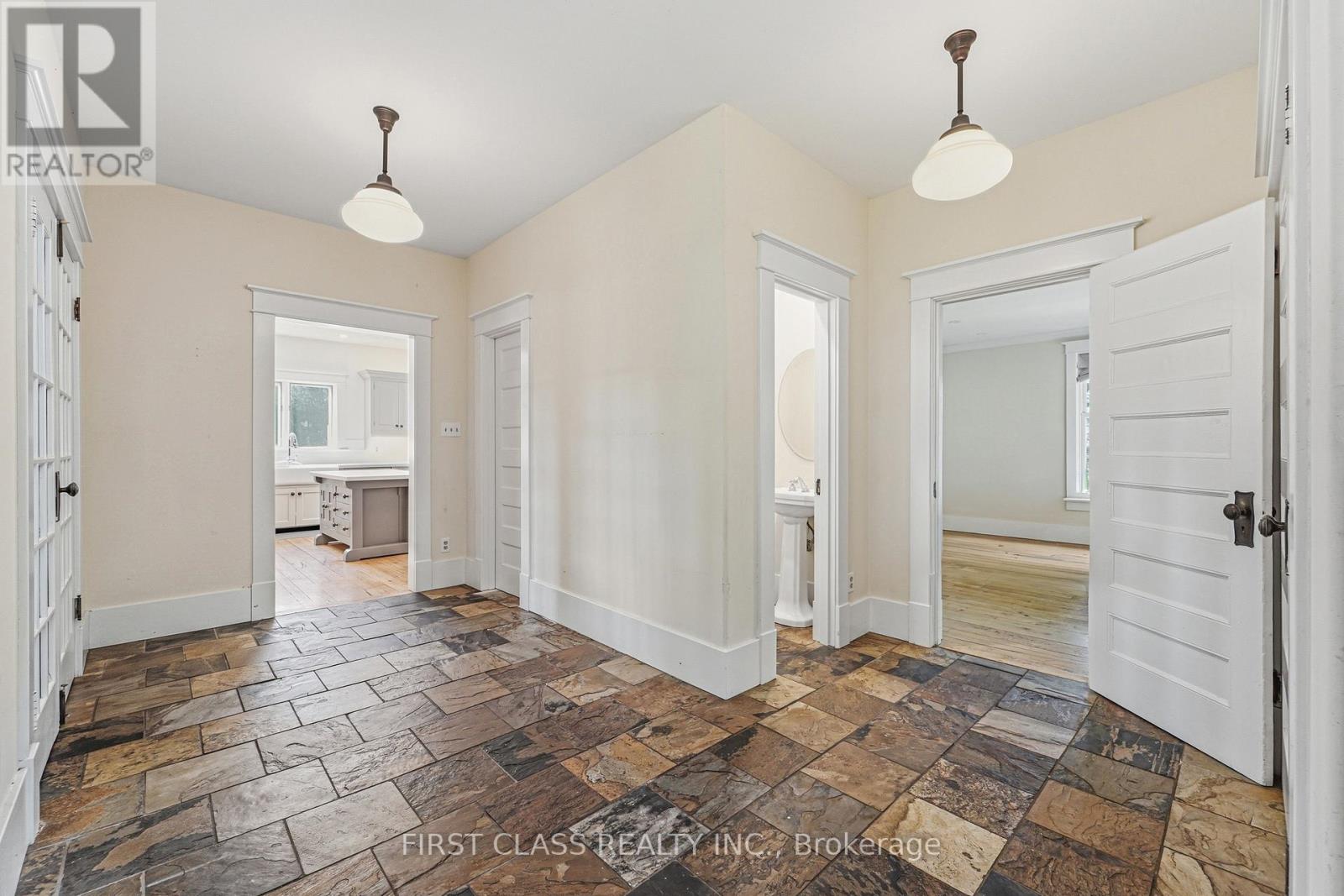 424 Concession Rd 8 E, Hamilton, Ontario  L0P 1B0 - Photo 6 - X13775860