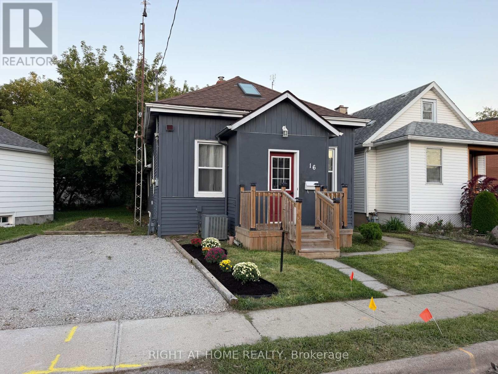 16 East Street E, St. Catharines, Ontario  L2R 3Y8 - Photo 2 - X13775868