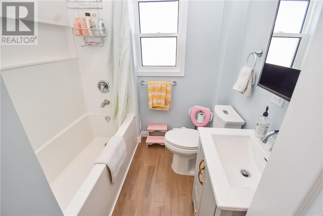 14 B Sixth Avenue photo 11