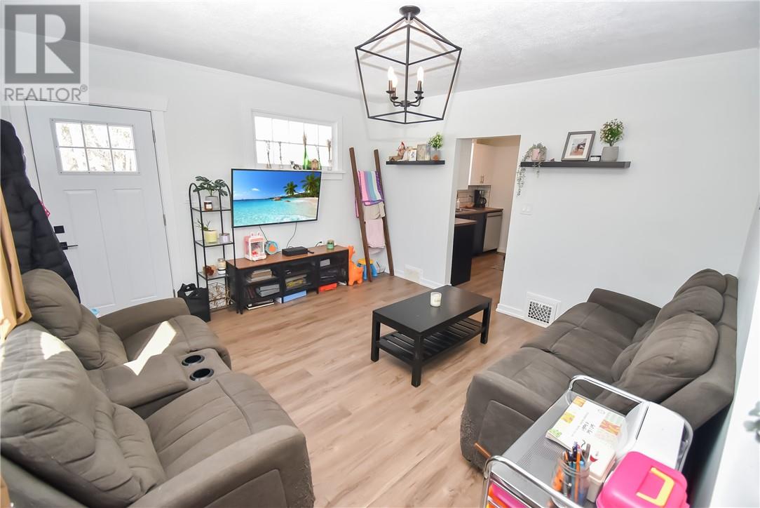 14 B Sixth Avenue photo 6