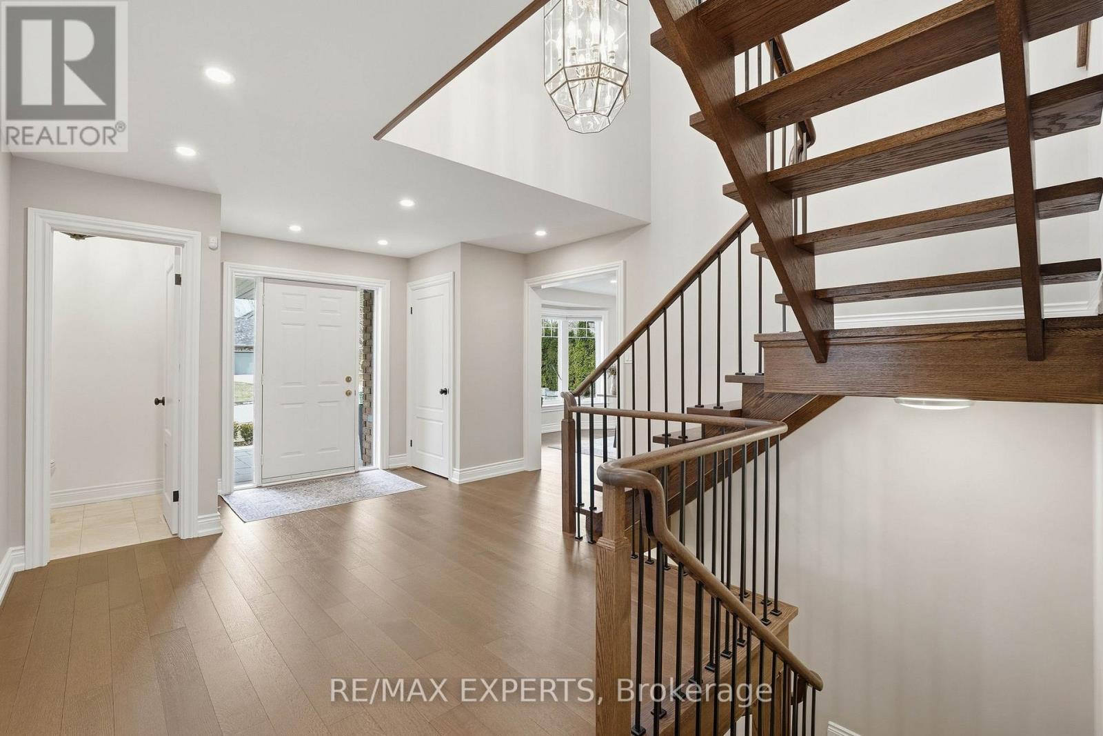 87 Mcclure Drive, King, Ontario  L7B 1B9 - Photo 3 - N13775904