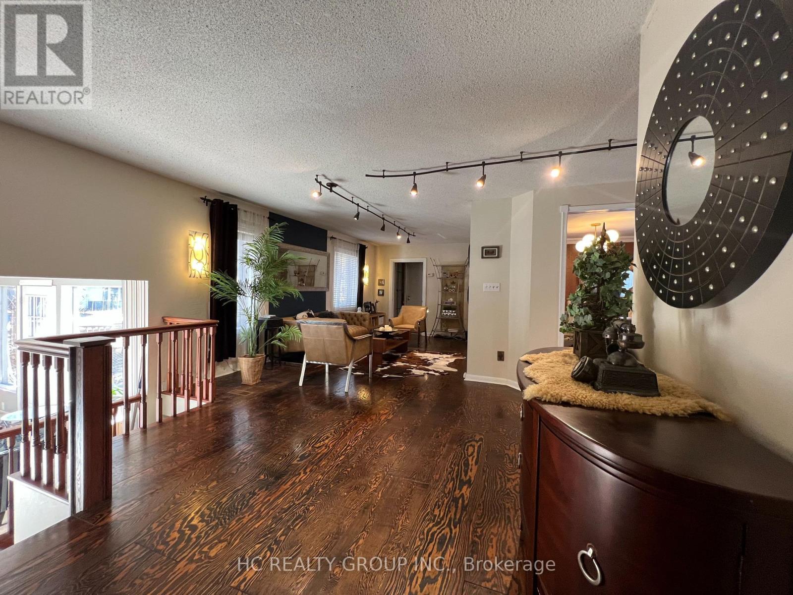 75 Shilton Road, Toronto, Ontario  M1S 2J8 - Photo 6 - E13757636