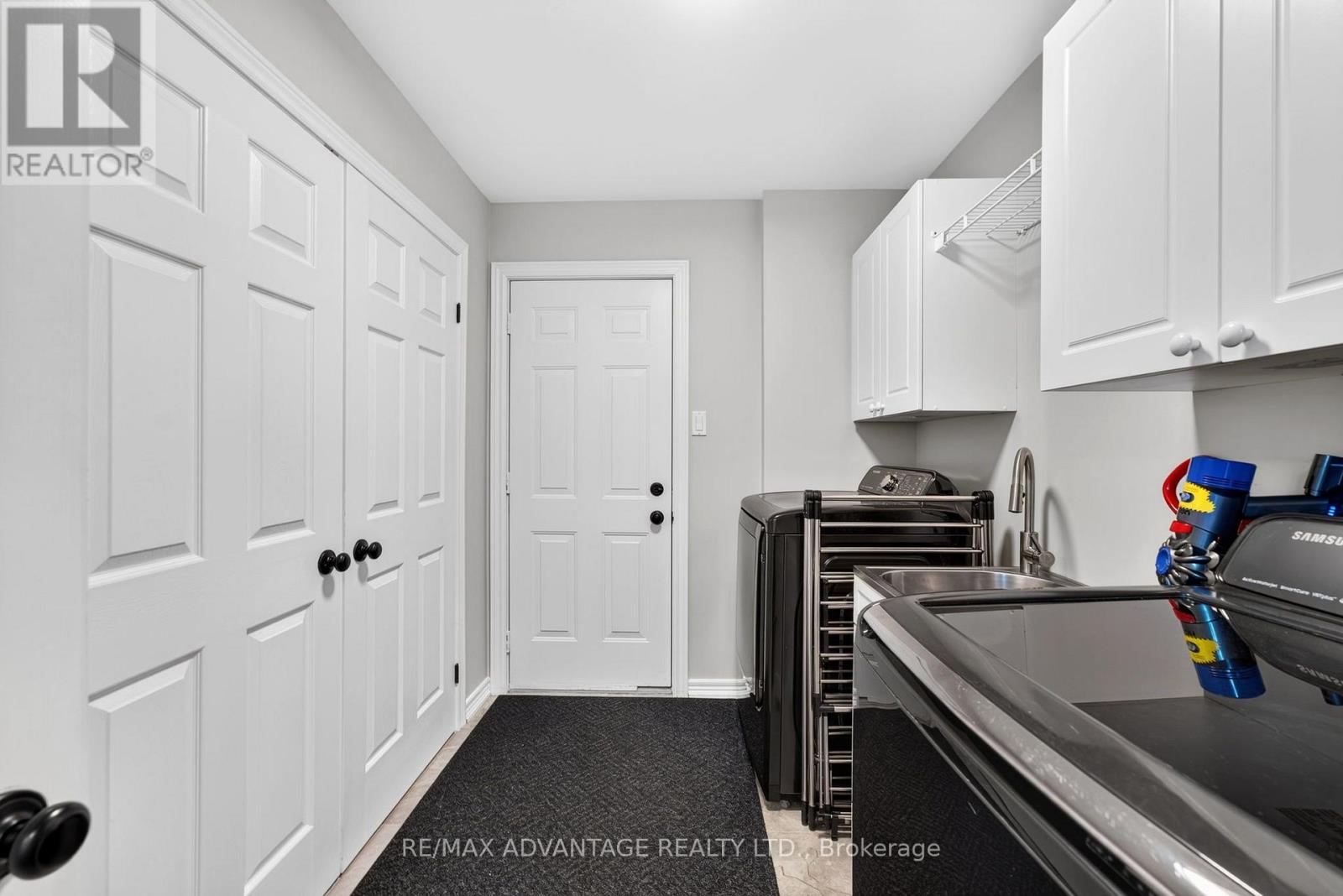 37 Calvert Lane, Middlesex Centre, Ontario  N0M 2A0 - Photo 24 - X13775940