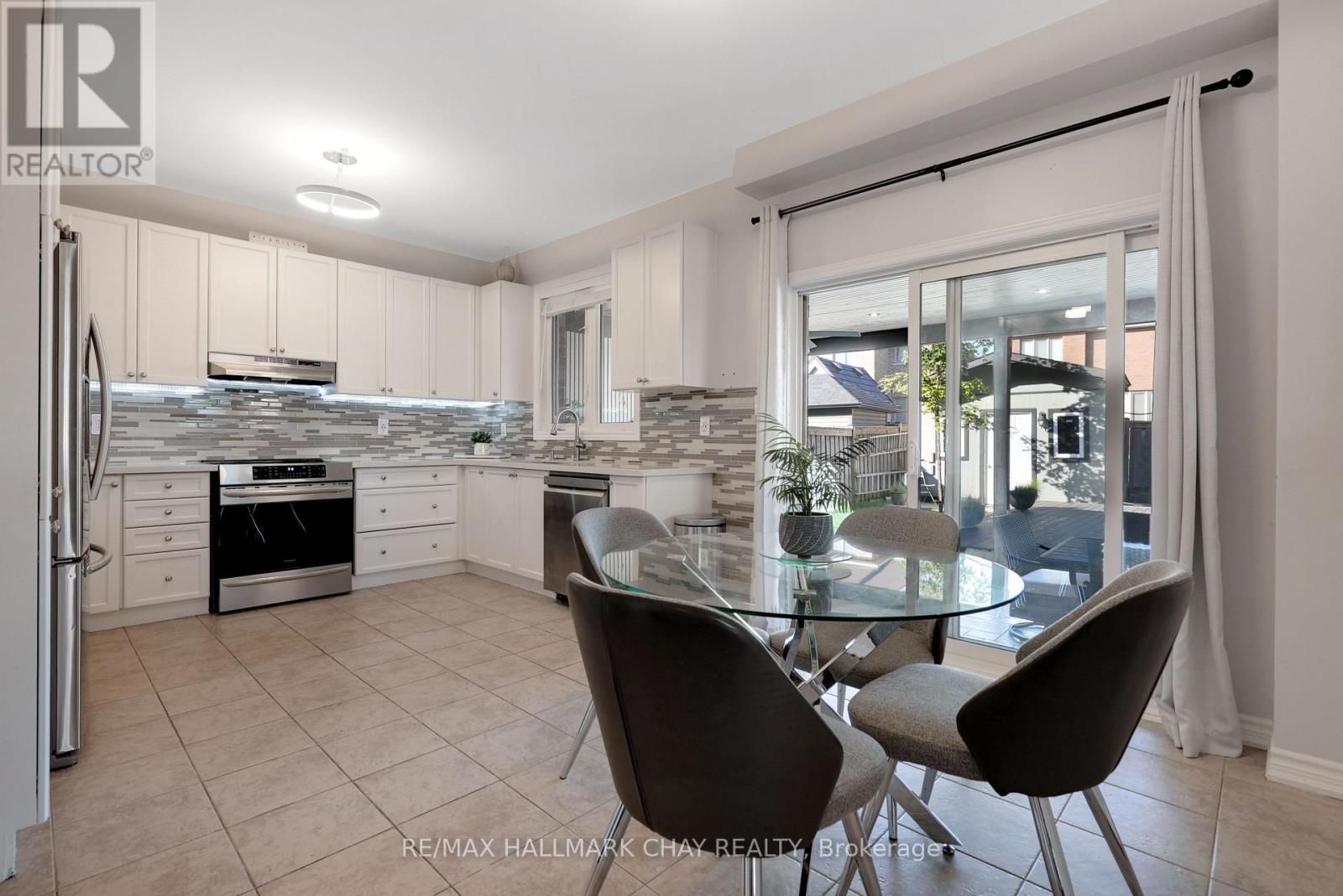 2199 Dawson Crescent, Innisfil, Ontario  L9S 0G9 - Photo 14 - N13775966
