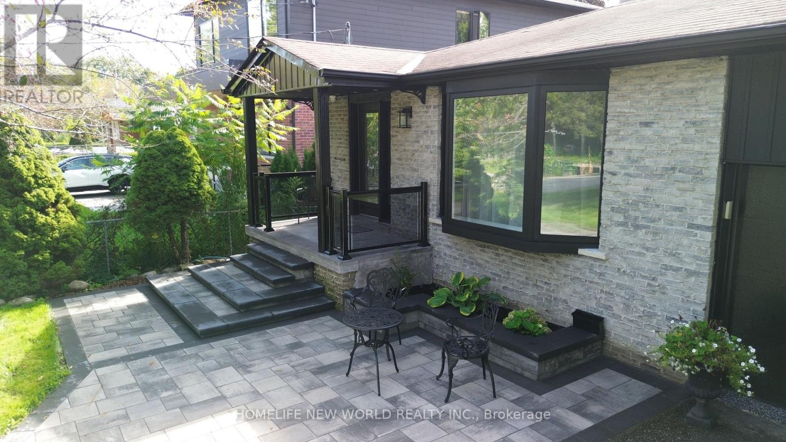 530 Rouge Hills Drive, Toronto, Ontario  M1C 2Z8 - Photo 3 - E13772496