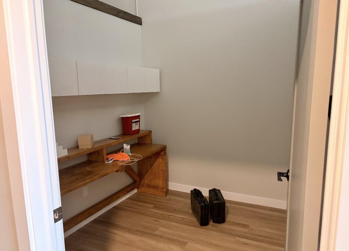 Retail Property Rental photo 10