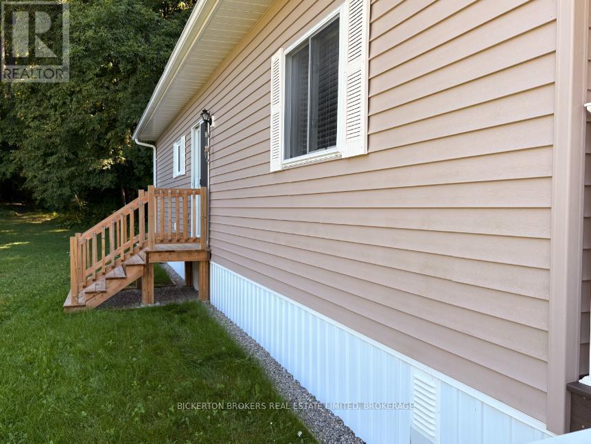 5 Pine Ridge Village - Hwy 32 Highway, Leeds And The Thousand Islands, Ontario  K0H 2N0 - Photo 2 - X13776006