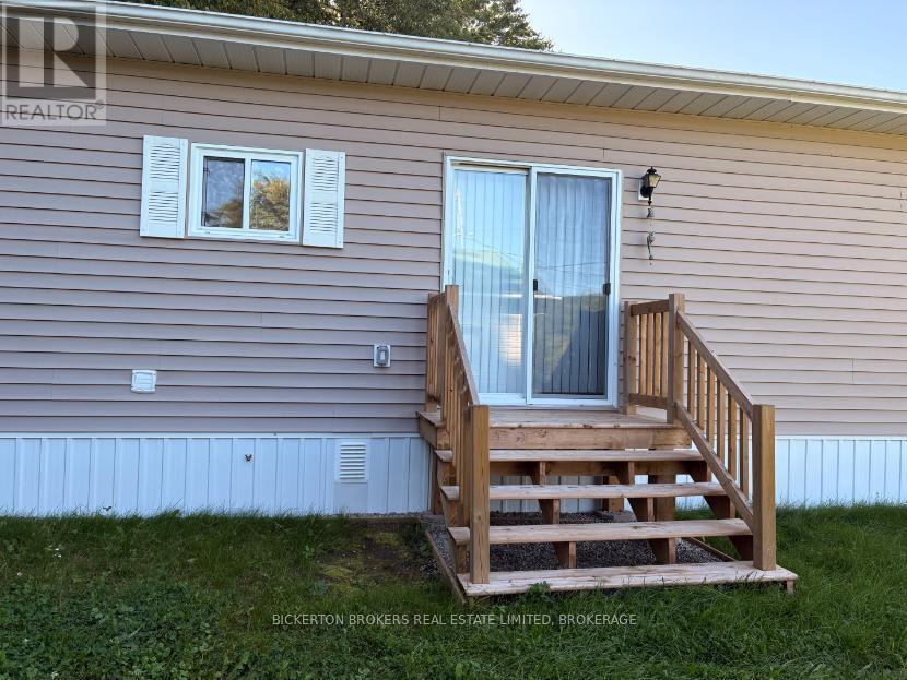 5 Pine Ridge Village - Hwy 32 Highway, Leeds And The Thousand Islands, Ontario  K0H 2N0 - Photo 3 - X13776006