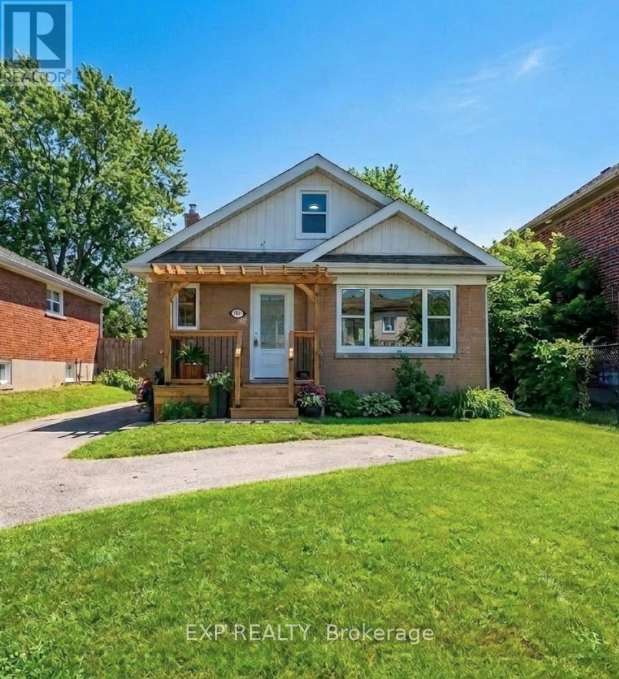 780 OXFORD STREET, Oshawa, Ontario