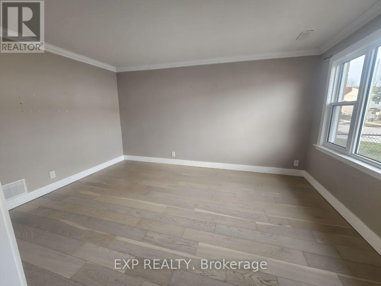 780 Oxford Street, Oshawa, Ontario  L1J 3W1 - Photo 2 - E13776032