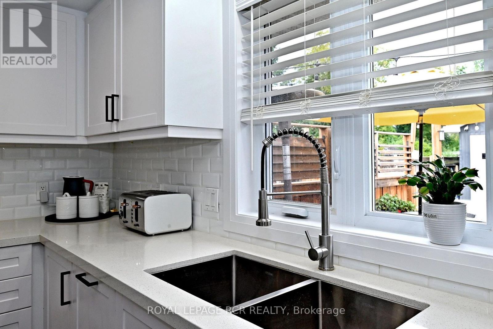 779 Sheppard Avenue, Georgina, Ontario  L4P 3E9 - Photo 14 - N13775982