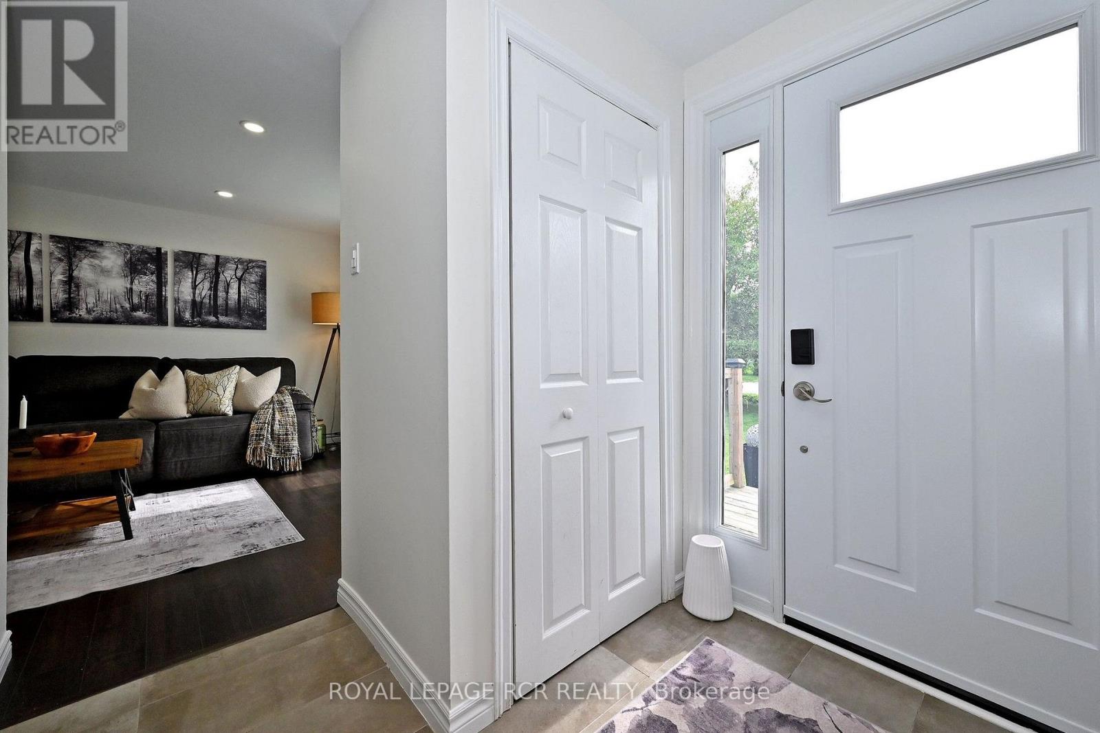 779 Sheppard Avenue, Georgina, Ontario  L4P 3E9 - Photo 6 - N13775982
