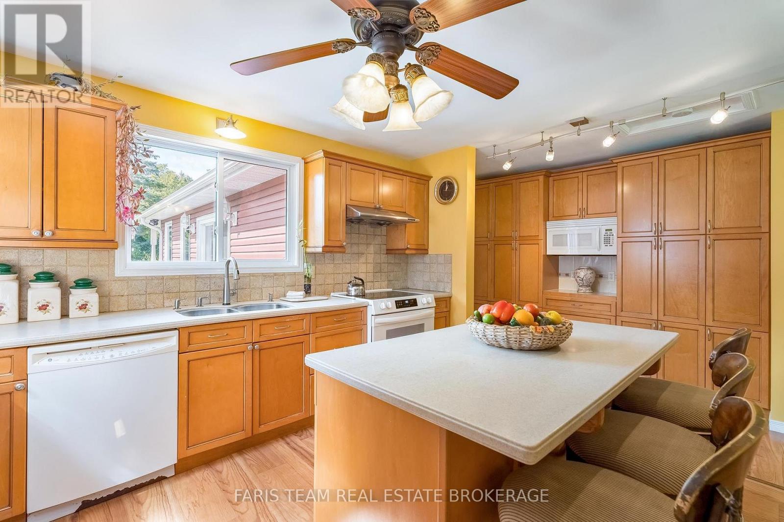 320 Cherry Street, Tay, Ontario  L0K 2C0 - Photo 4 - S13776036