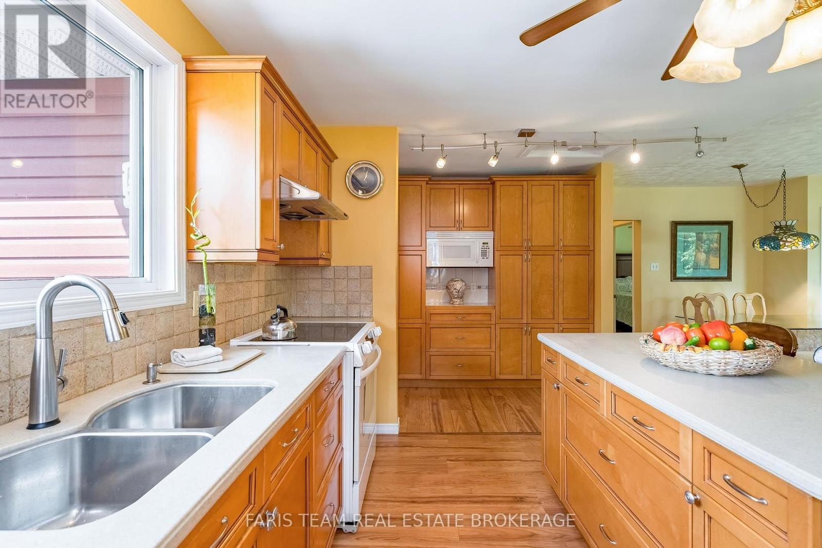 320 Cherry Street, Tay, Ontario  L0K 2C0 - Photo 5 - S13776036