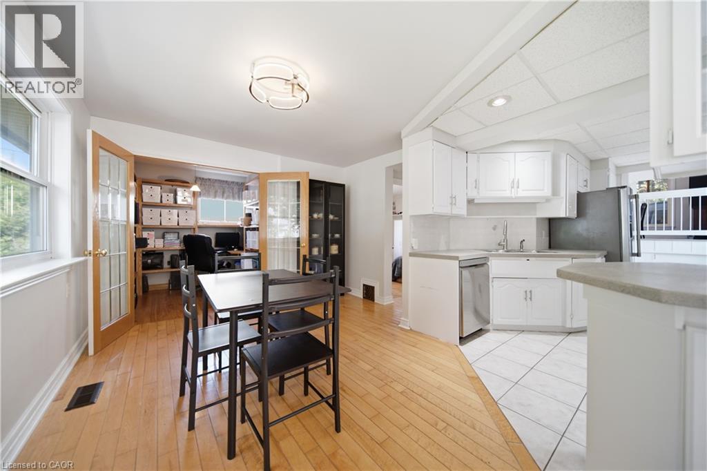 35 Perth Road, Kitchener, Ontario  N2M 3G6 - Photo 4 - 40857672
