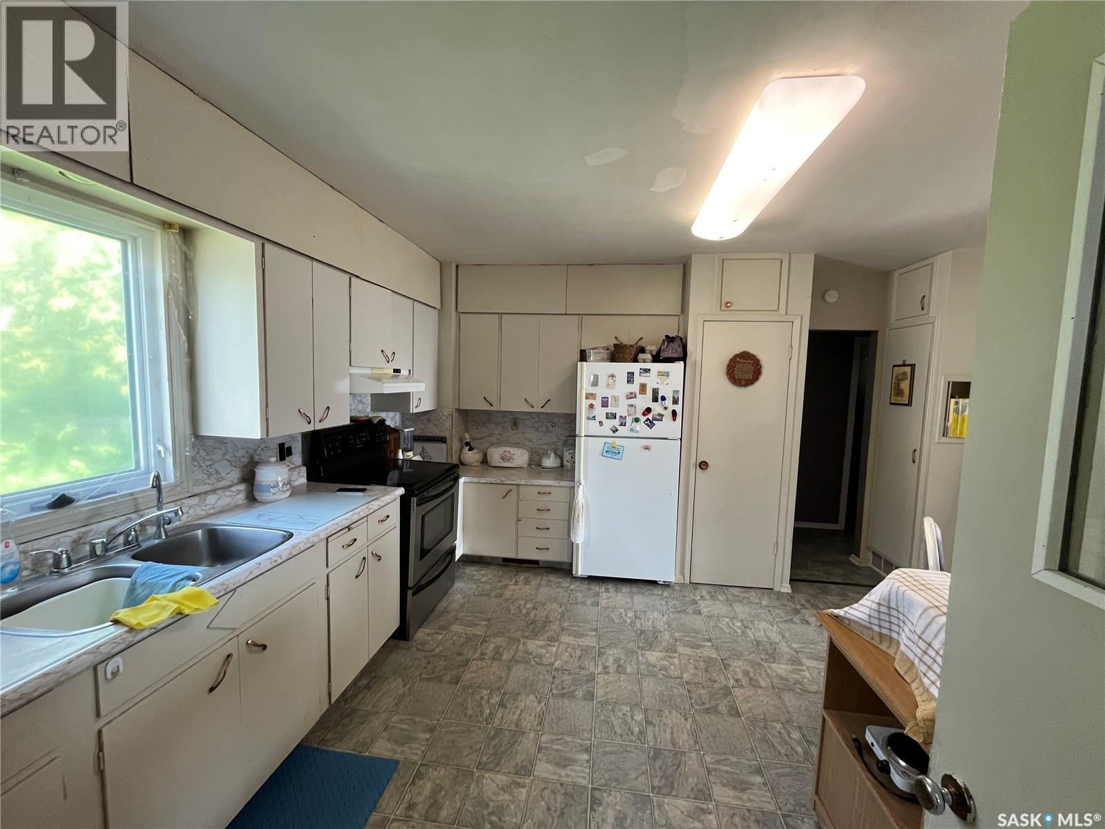 514 Main Street, Moosomin, Saskatchewan  S0G 3N0 - Photo 2 - SK021539