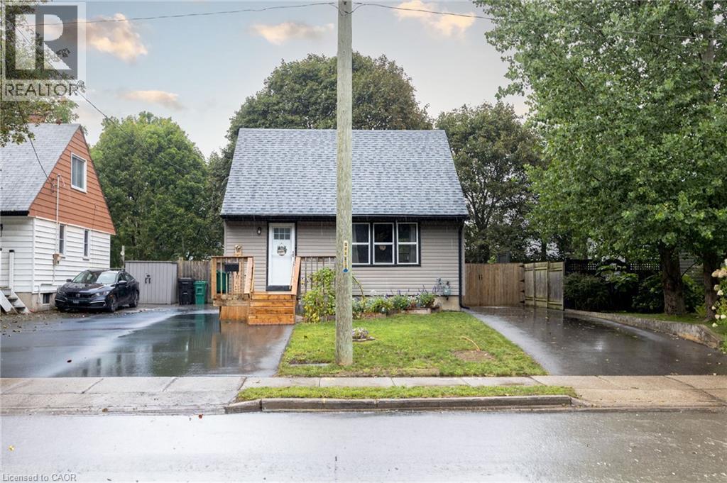 102 Stewart Avenue, Cambridge, Ontario  N1R 2T9 - Photo 1 - 40860899