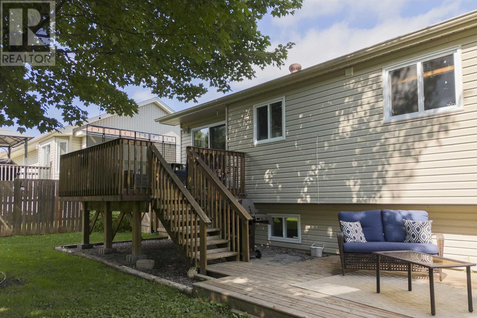147 Queensgate Blvd, Sault Ste. Marie, Ontario  P6A 6Y4 - Photo 5 - SM262488