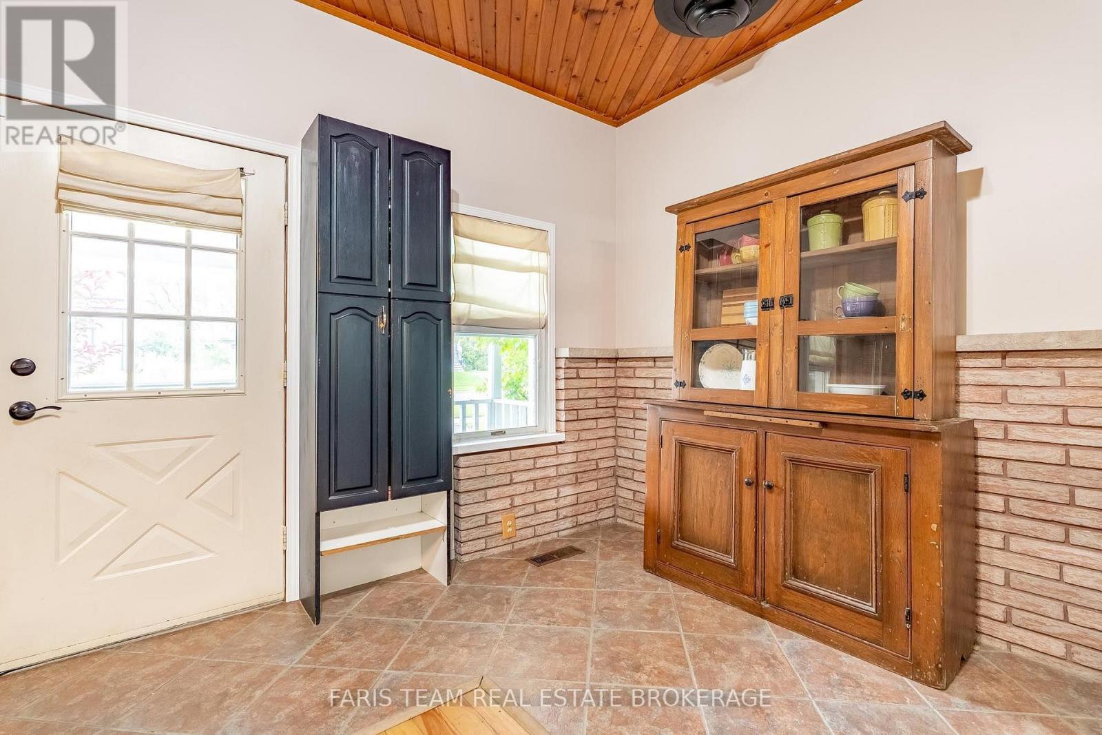 337 Nottawasaga Street, Orillia, Ontario  L3V 3K7 - Photo 4 - S13772072