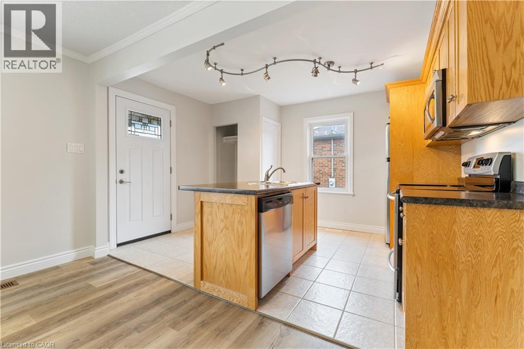 65 East 11th Street Unit# Main Floor, Hamilton, Ontario  L9A 3T3 - Photo 8 - 40859759