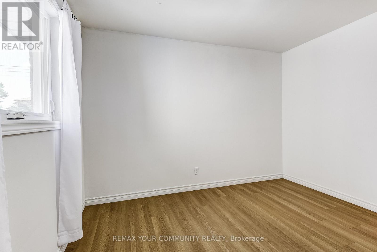 53 Glory Crescent, Toronto, Ontario  M1E 2B9 - Photo 11 - E13733866
