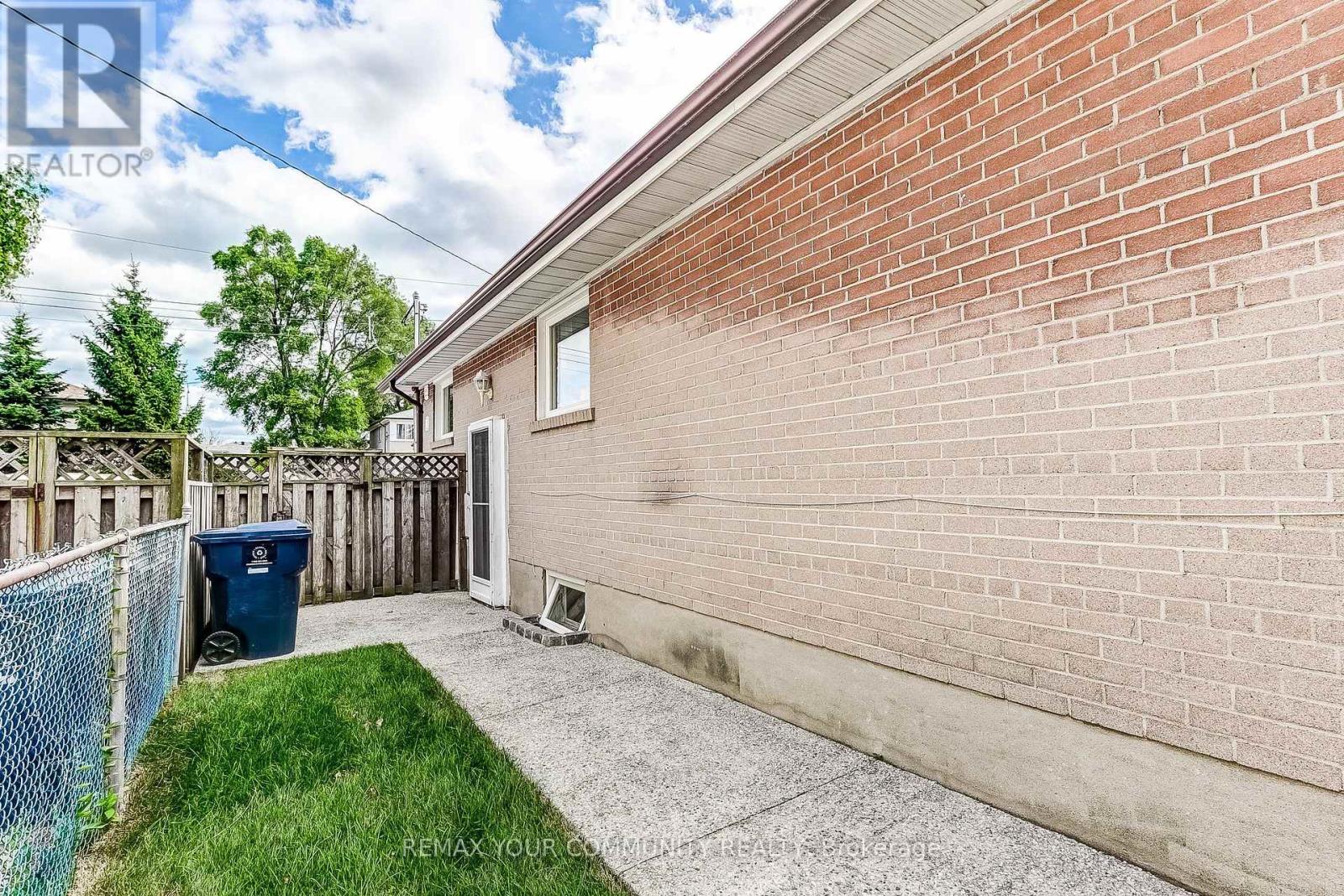 53 Glory Crescent, Toronto, Ontario  M1E 2B9 - Photo 27 - E13733866