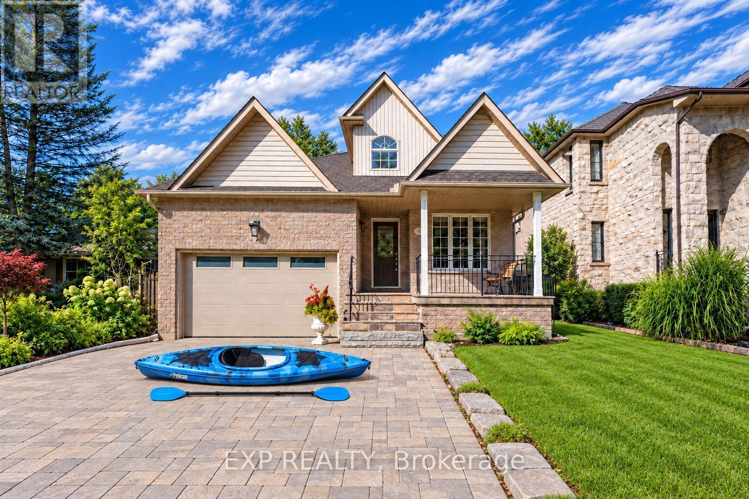 62 FERGUS AVENUE, Richmond Hill, Ontario