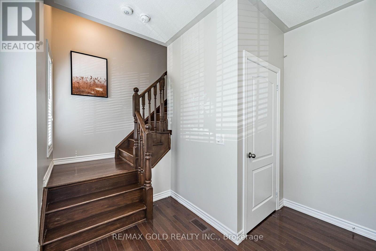 2 Cosbury Lane, Caledon, Ontario  L7C 4H2 - Photo 12 - W13771438