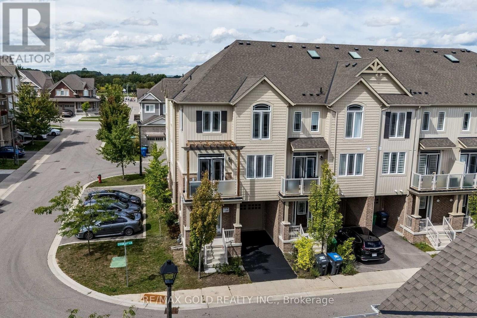 2 Cosbury Lane, Caledon, Ontario  L7C 4H2 - Photo 4 - W13771438