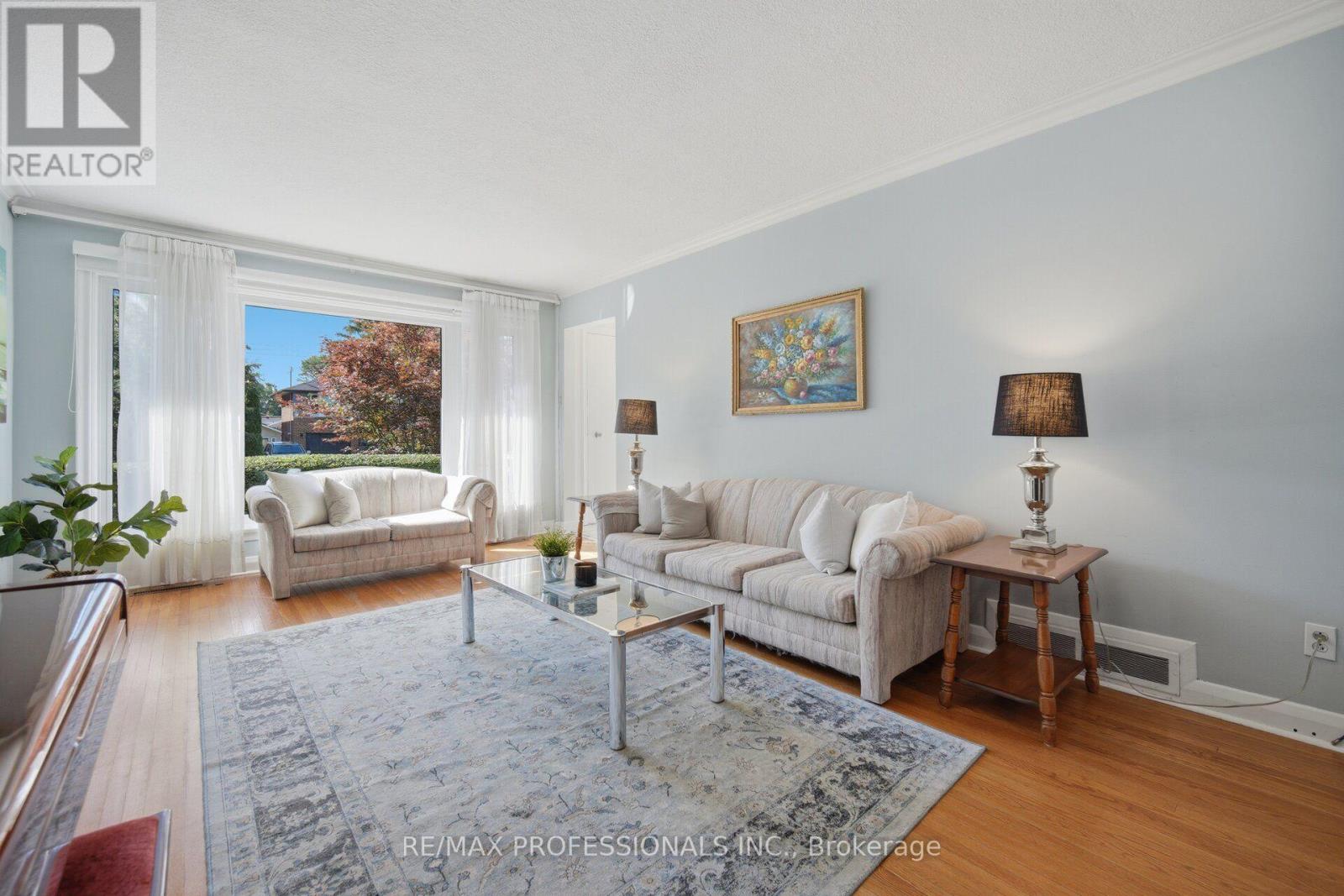 42 Cardigan Road, Toronto, Ontario  M8Z 2W2 - Photo 10 - W13771856