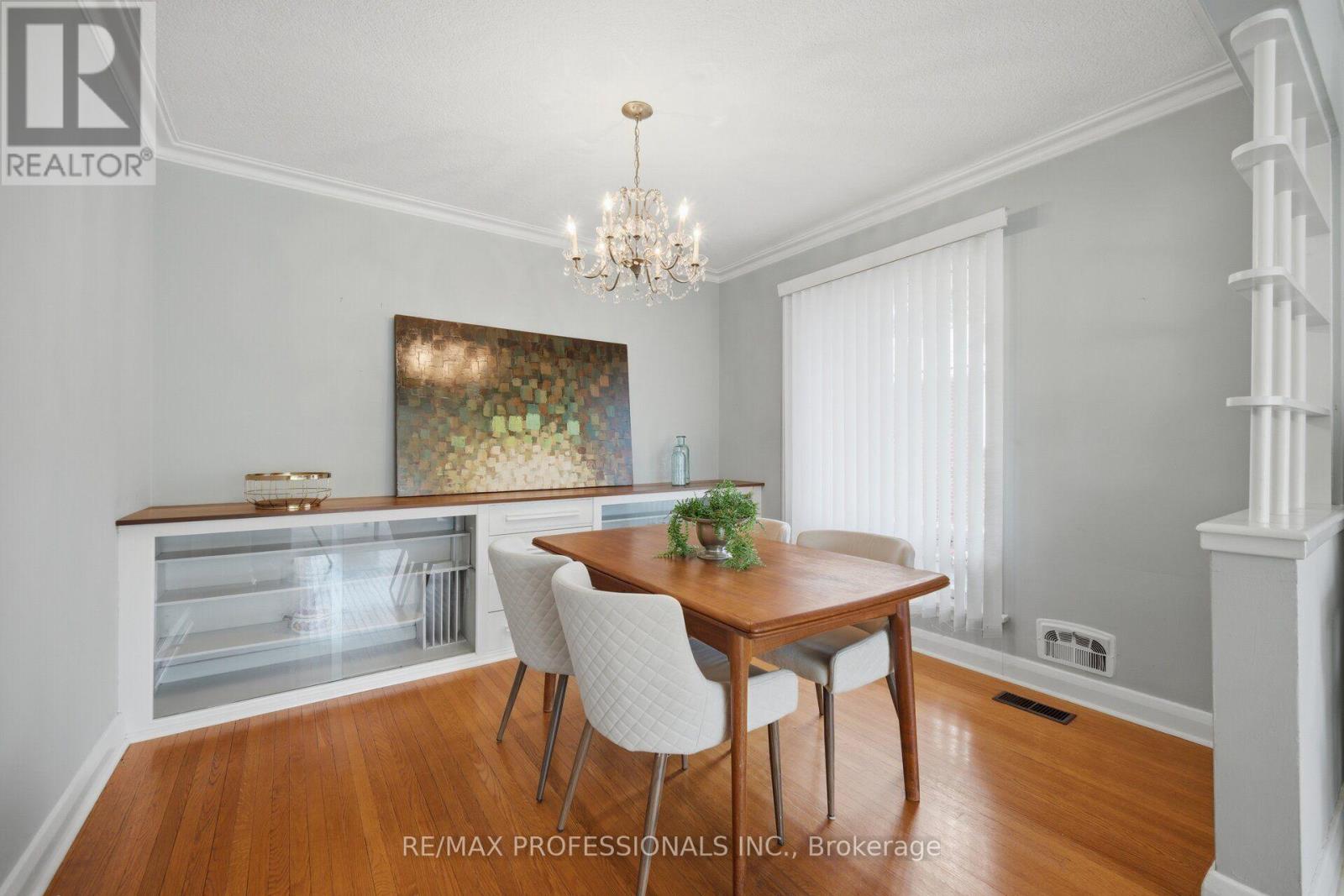 42 Cardigan Road, Toronto, Ontario  M8Z 2W2 - Photo 13 - W13771856