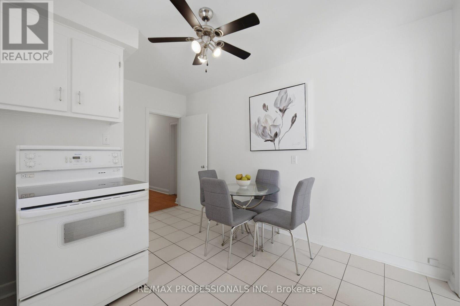 42 Cardigan Road, Toronto, Ontario  M8Z 2W2 - Photo 17 - W13771856
