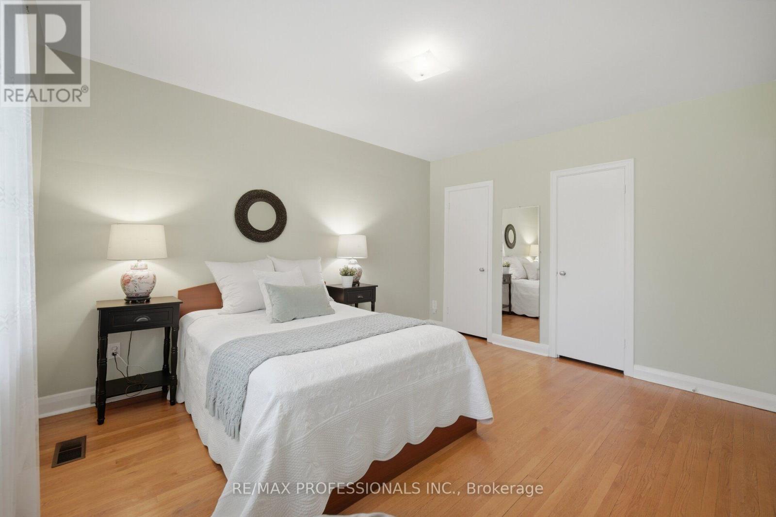 42 Cardigan Road, Toronto, Ontario  M8Z 2W2 - Photo 21 - W13771856
