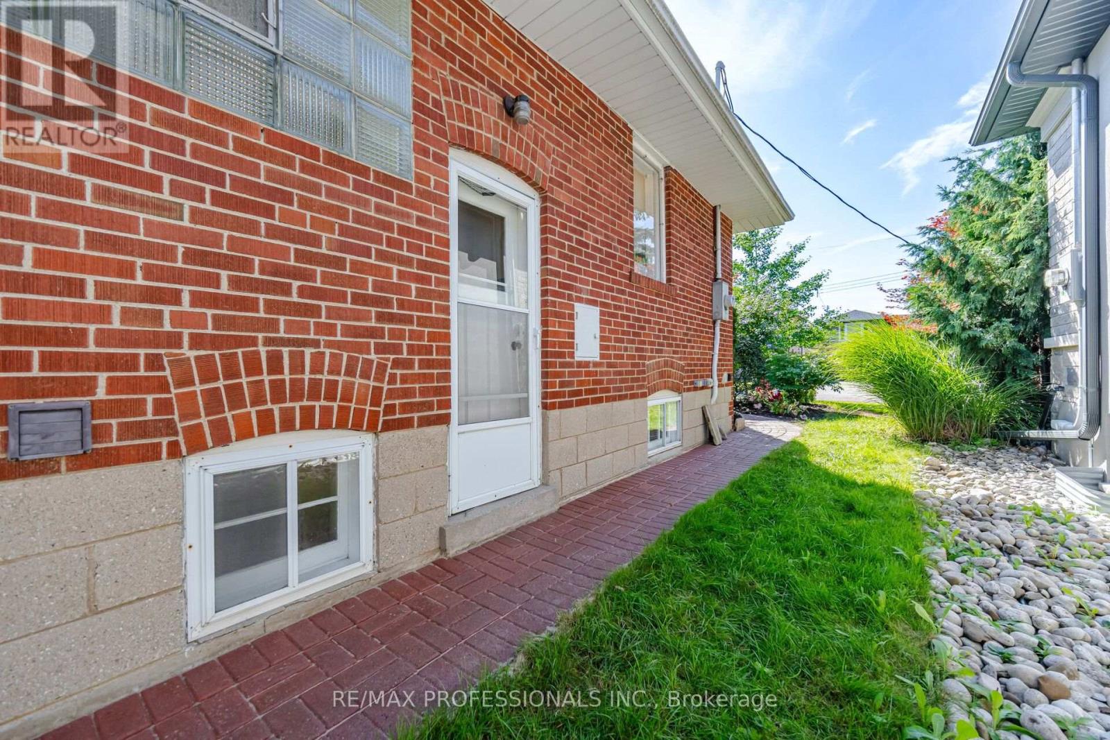 42 Cardigan Road, Toronto, Ontario  M8Z 2W2 - Photo 41 - W13771856