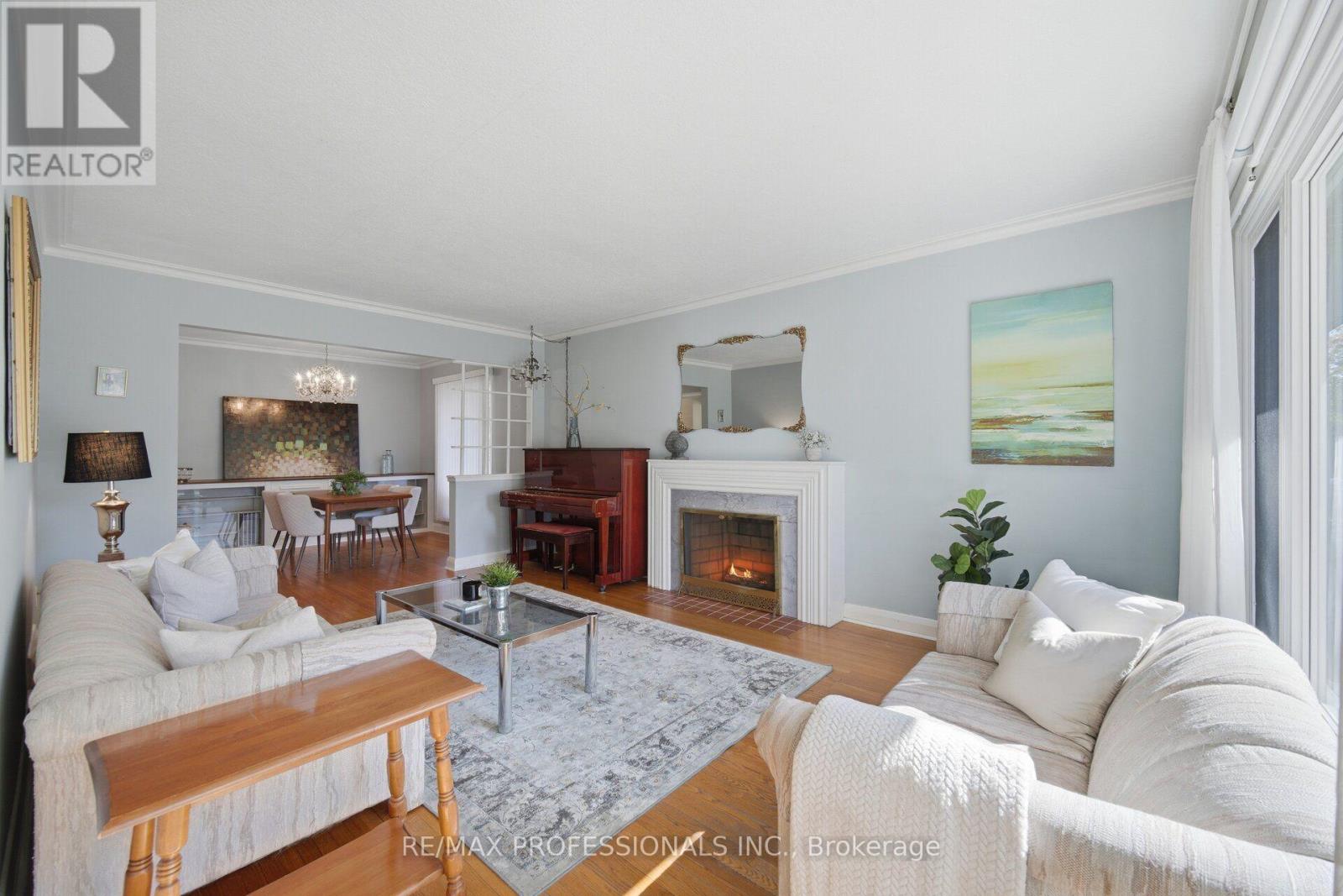 42 Cardigan Road, Toronto, Ontario  M8Z 2W2 - Photo 8 - W13771856