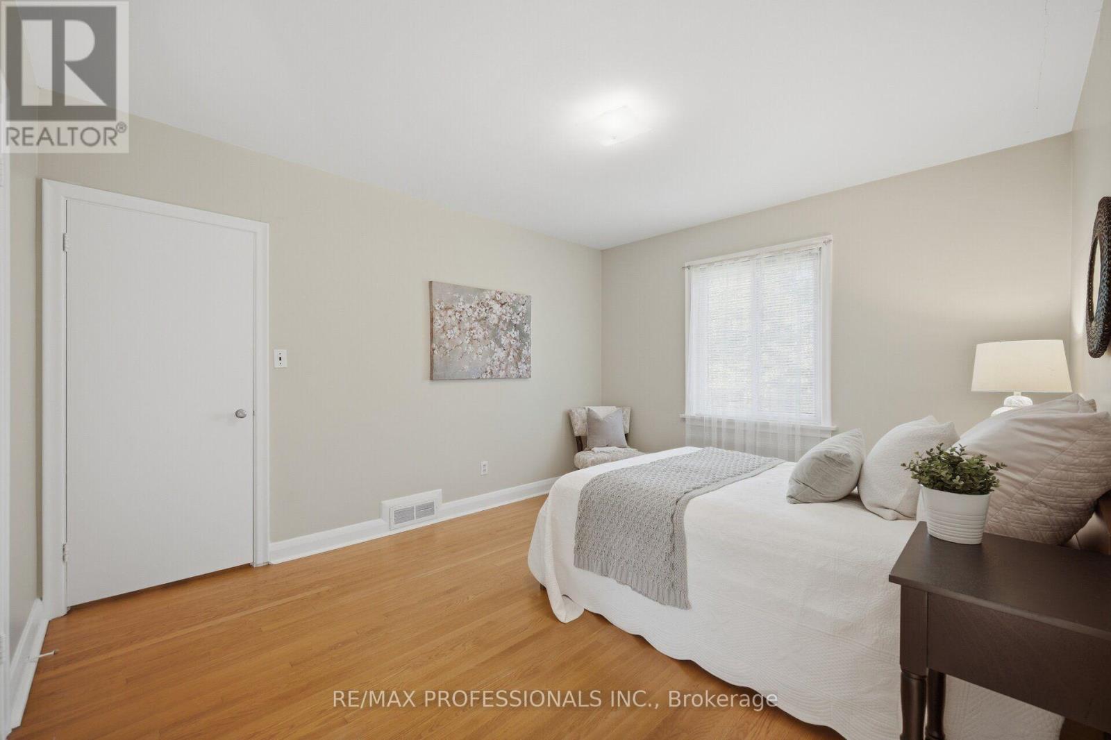 42 Cardigan Road, Toronto, Ontario  M8Z 2W2 - Photo 22 - W13771856