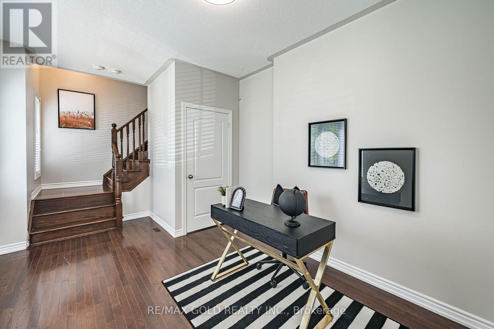 2 Cosbury Lane, Caledon, Ontario  L7C 4H2 - Photo 9 - W13771438