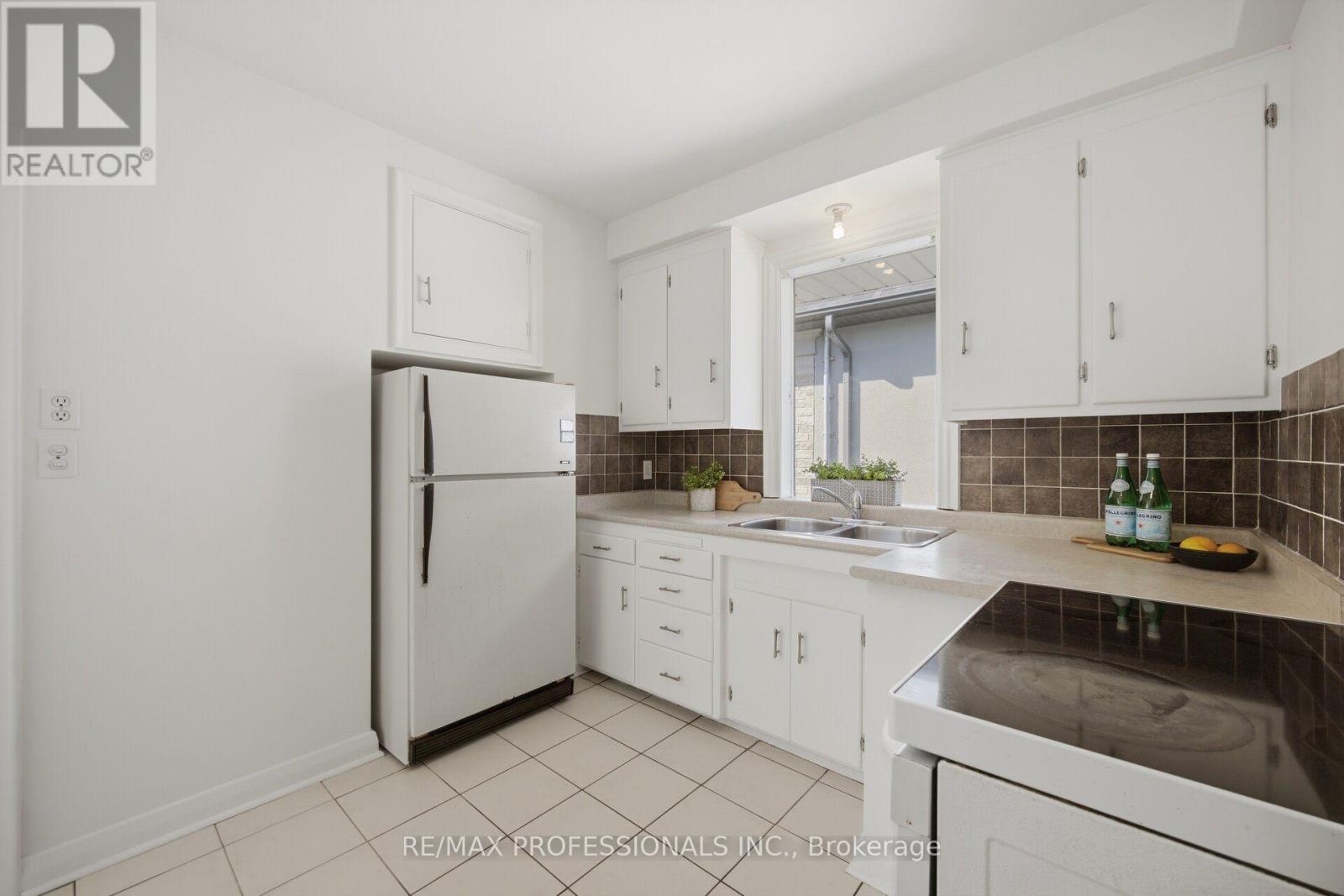 42 Cardigan Road, Toronto, Ontario  M8Z 2W2 - Photo 19 - W13771856