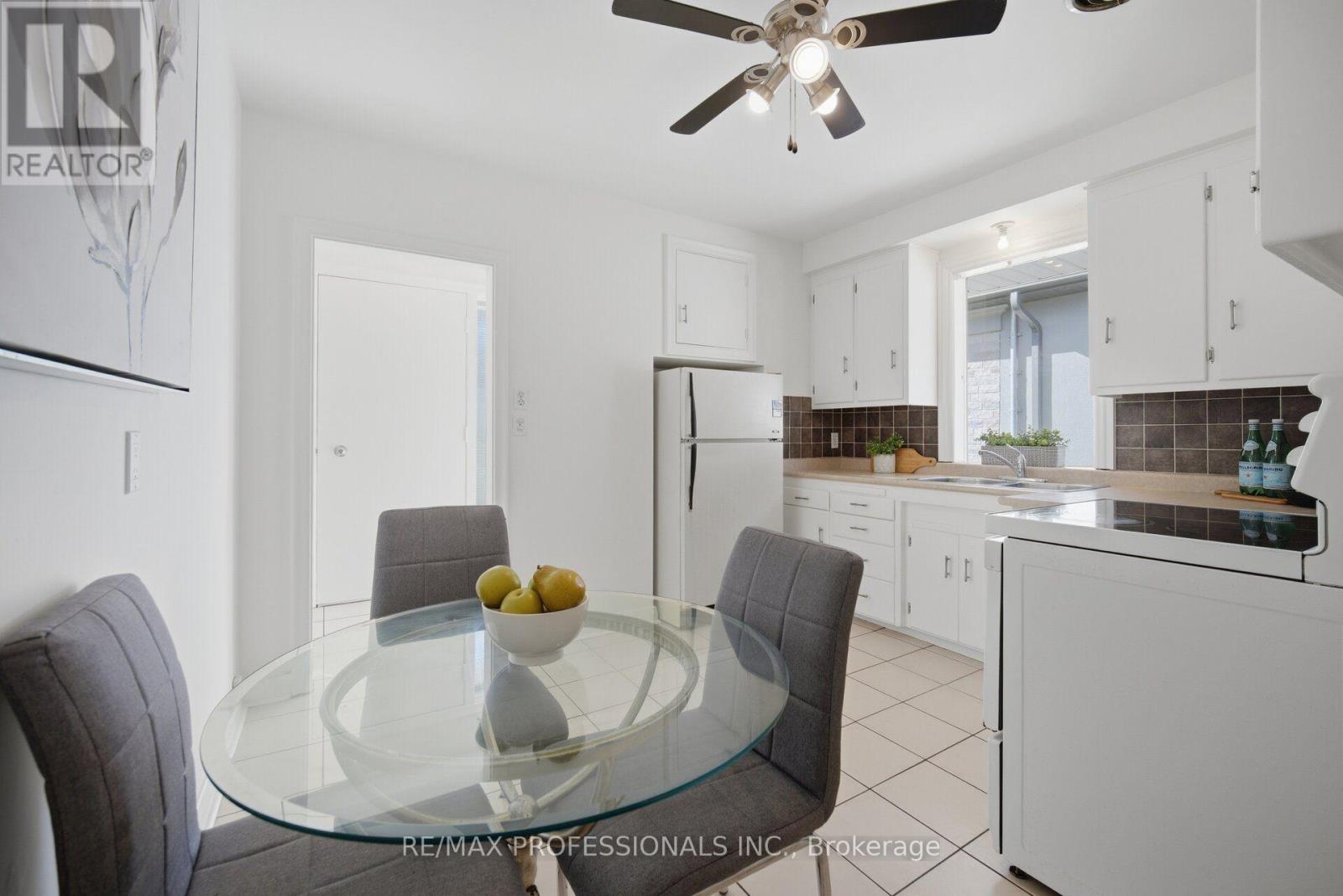 42 Cardigan Road, Toronto, Ontario  M8Z 2W2 - Photo 16 - W13771856