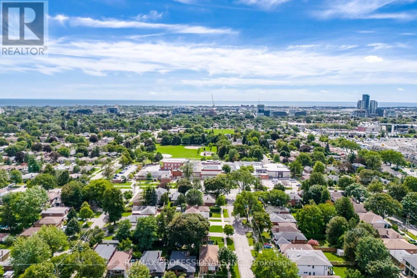 42 Cardigan Road, Toronto, Ontario  M8Z 2W2 - Photo 49 - W13771856