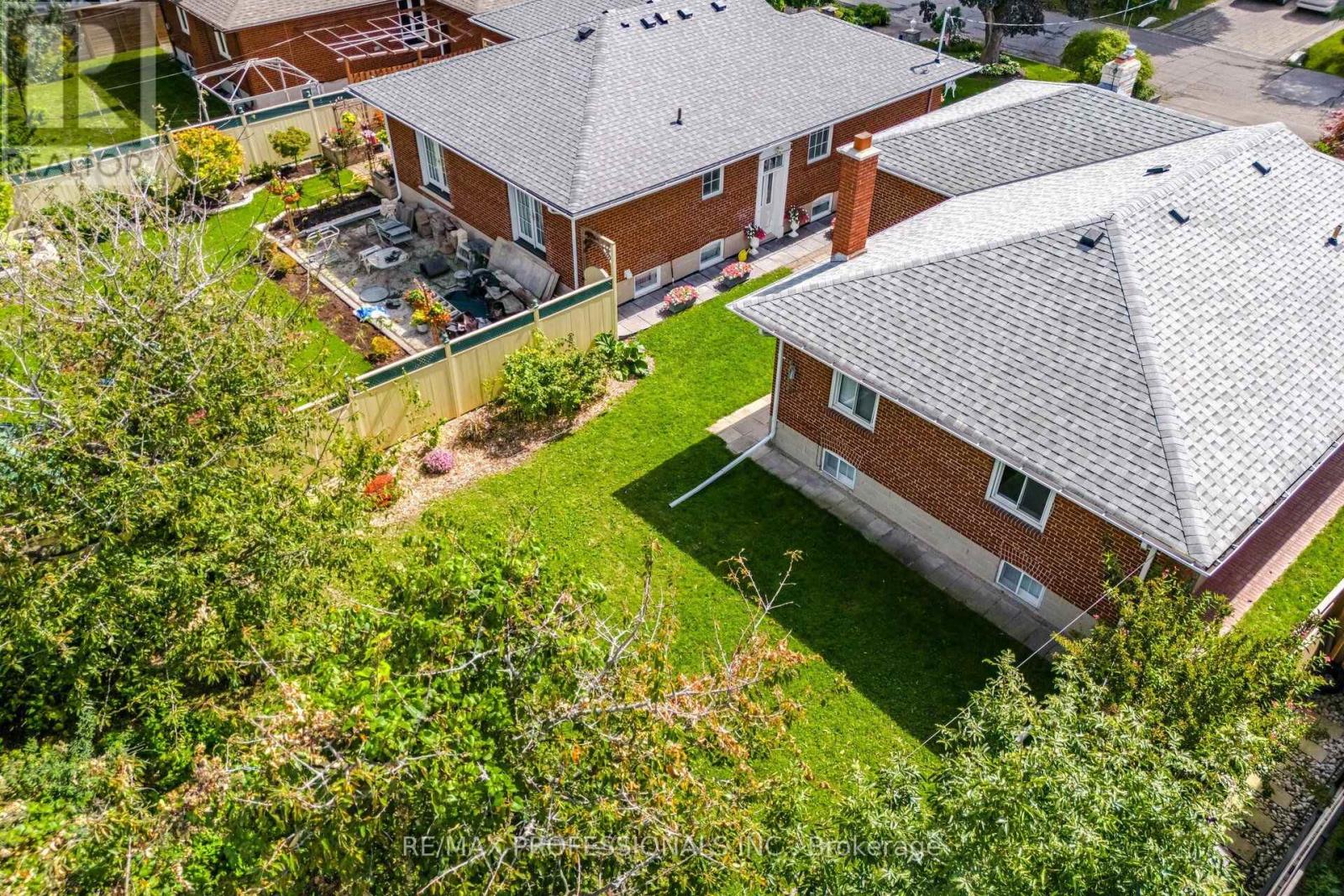 42 Cardigan Road, Toronto, Ontario  M8Z 2W2 - Photo 46 - W13771856