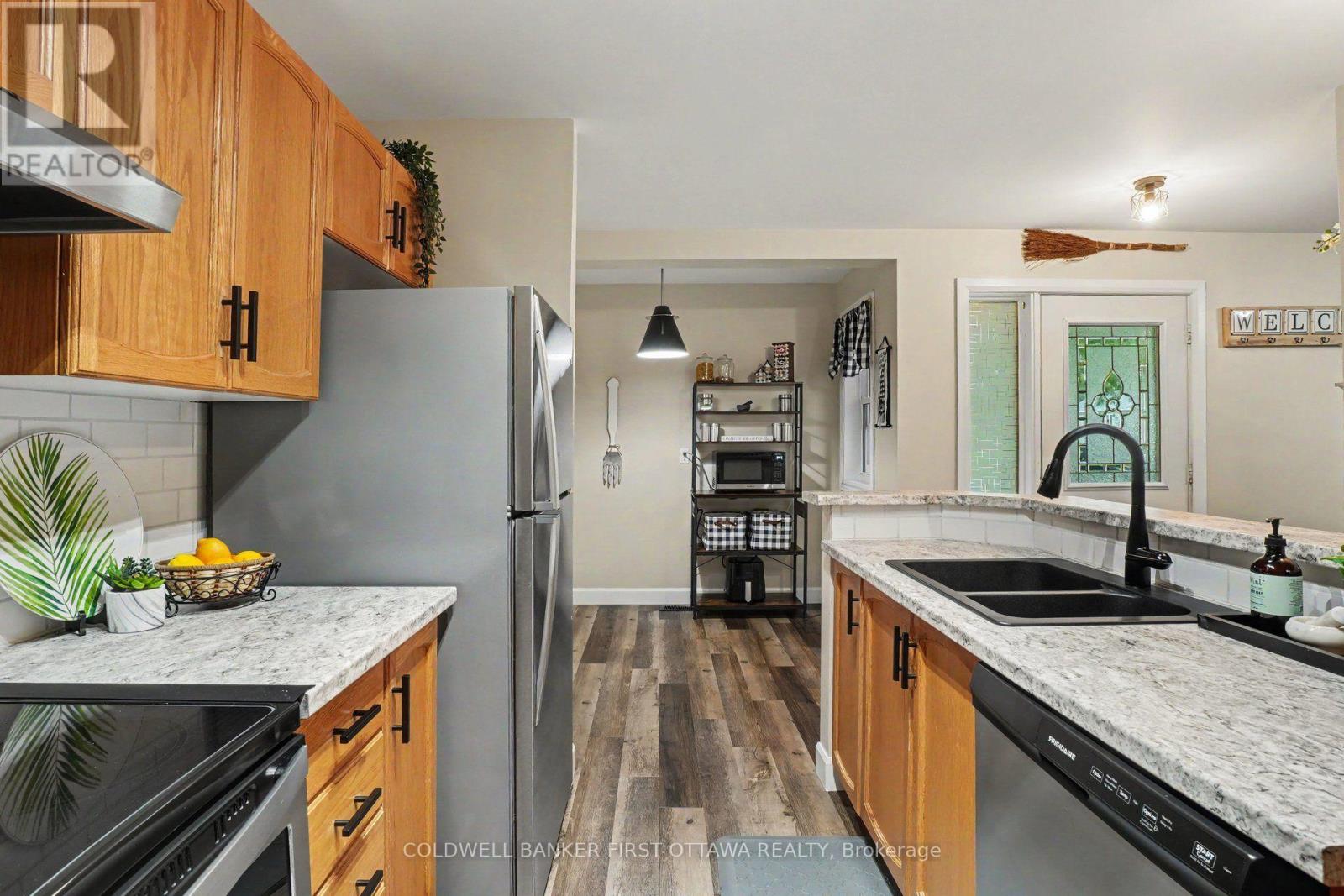 6 Bathurst Road, Perth, Ontario  K7H 0B2 - Photo 6 - X13776092