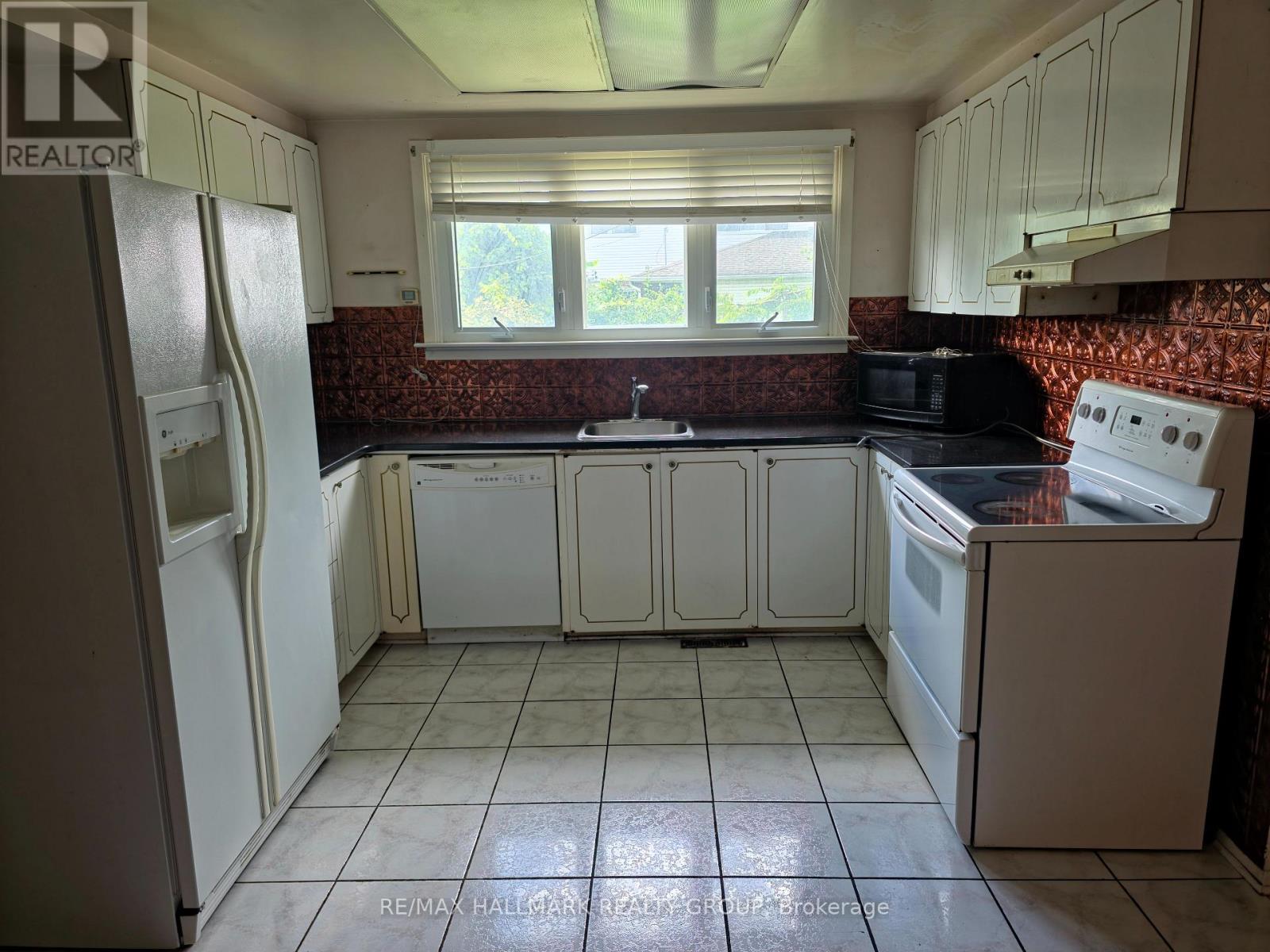 3288 Clearwater Crescent, Ottawa, Ontario  K1V 7S2 - Photo 6 - X13776098