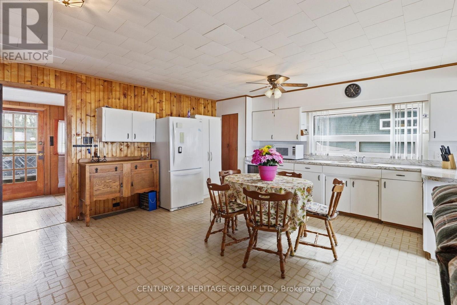 2728 Lone Birch Trail, Ramara, Ontario  L0K 1B0 - Photo 11 - S13776108
