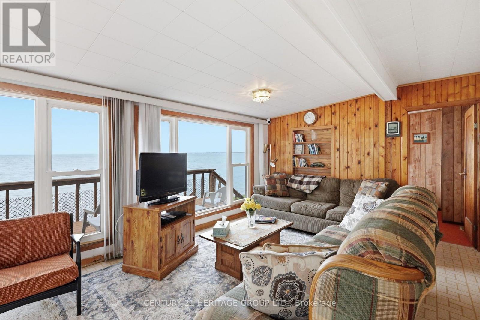 2728 Lone Birch Trail, Ramara, Ontario  L0K 1B0 - Photo 14 - S13776108