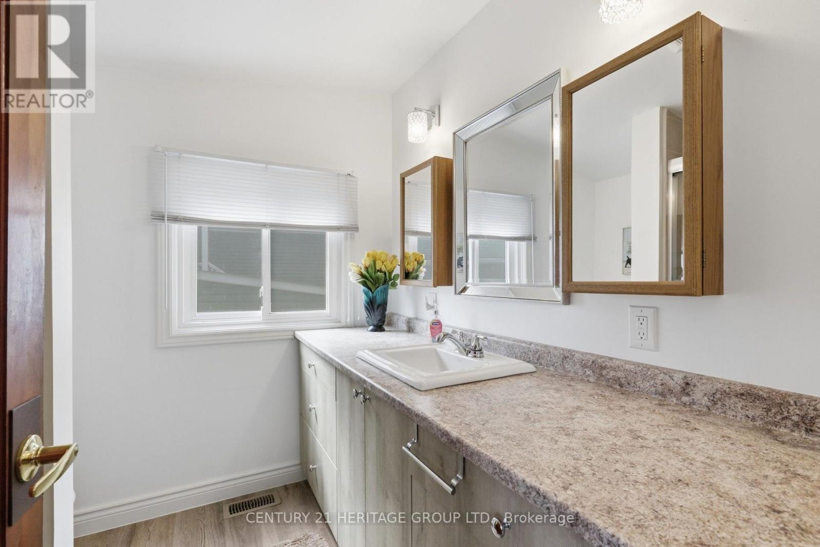 2728 Lone Birch Trail, Ramara, Ontario  L0K 1B0 - Photo 22 - S13776108